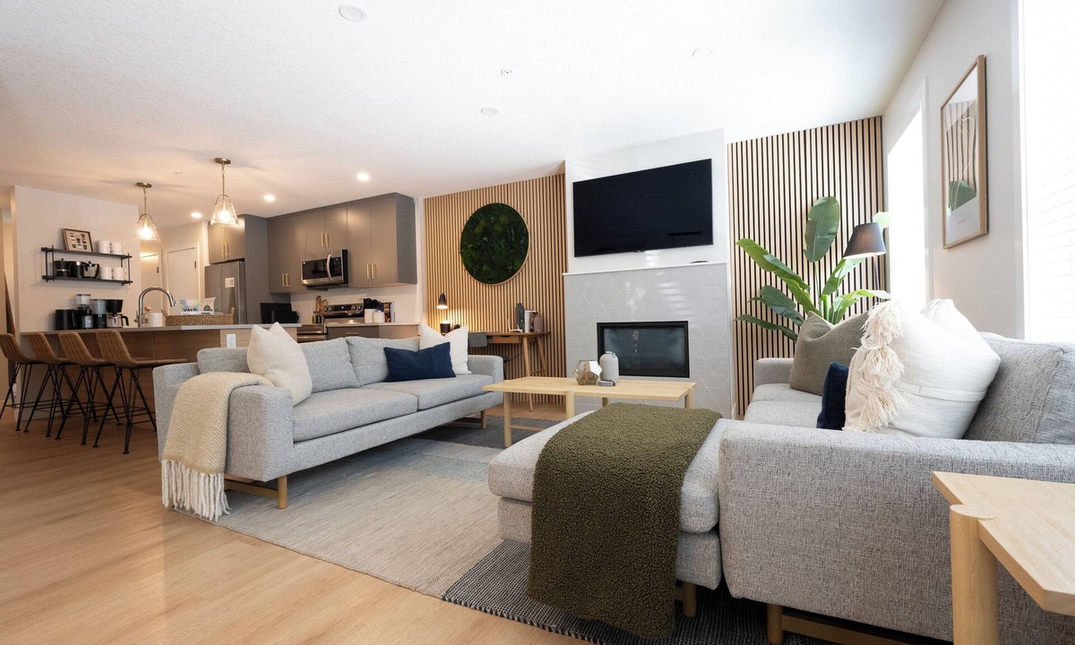 Canmore Apartment | Forest Floor - Heated Pool & HT, 1100sft AC, Ground Floor