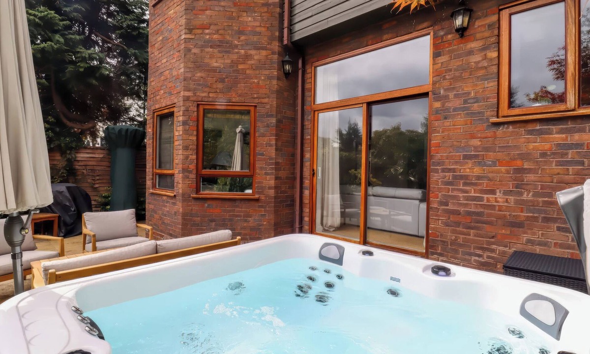 Farnham Common Cottage | Forest Getaway