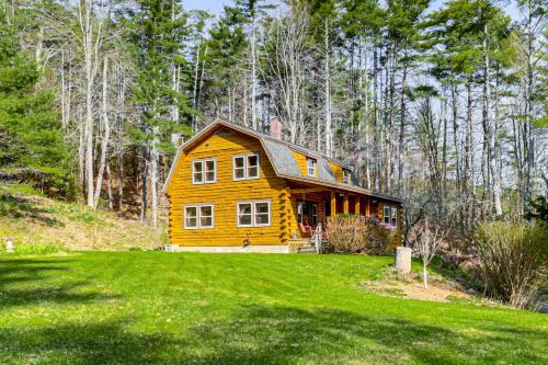 Plainfield House | Forest Hideaway in Plainfield: Hike, Paddle & Ski