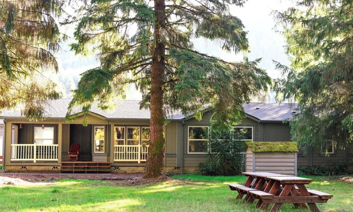 Fall Creek House | Forest Retreat on the River in Fall Creek