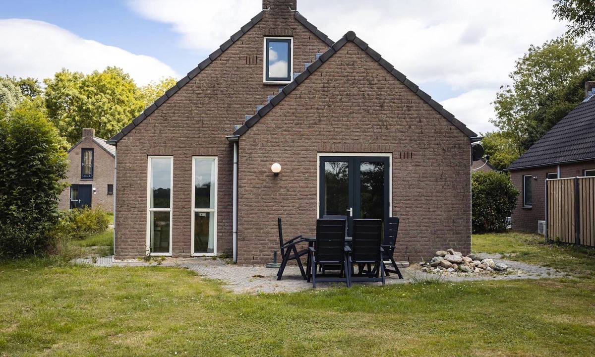 Ewijk House | Forest Villa with Private Terrace