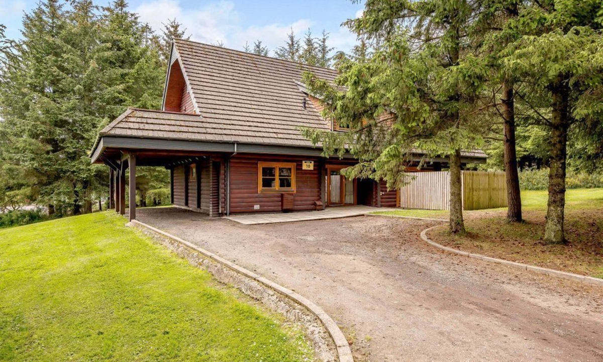 Glenisla Cabin | Foresters Spa Plus (Pet), Dundee
