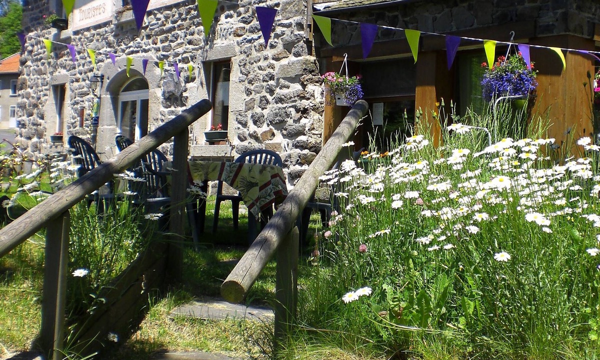 Les Estables House | Former coaching inn dating from 1875 at 1150 m altitude, near Mont Mézenc in hamlet