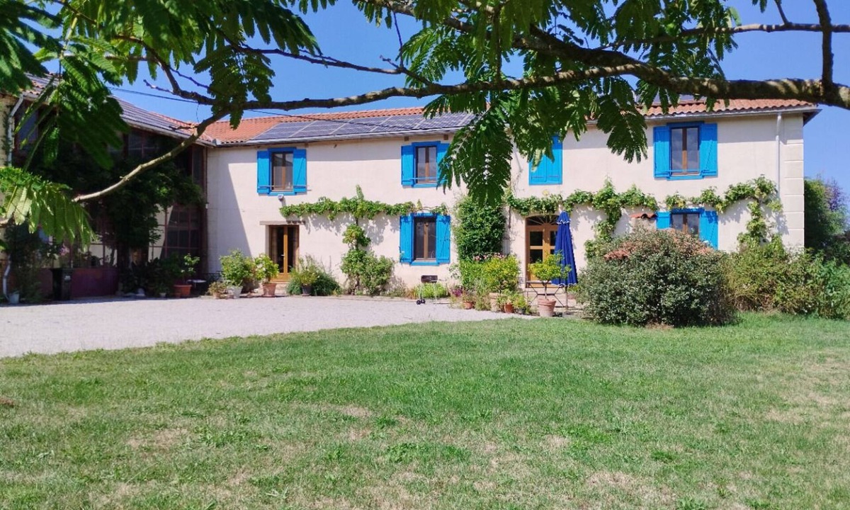 Libaros House | Former farm, very quiet location, lots of space