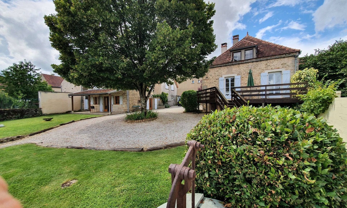 Lantilly House | Former wine merchant's house, sleeps 7, private pool, stunning view