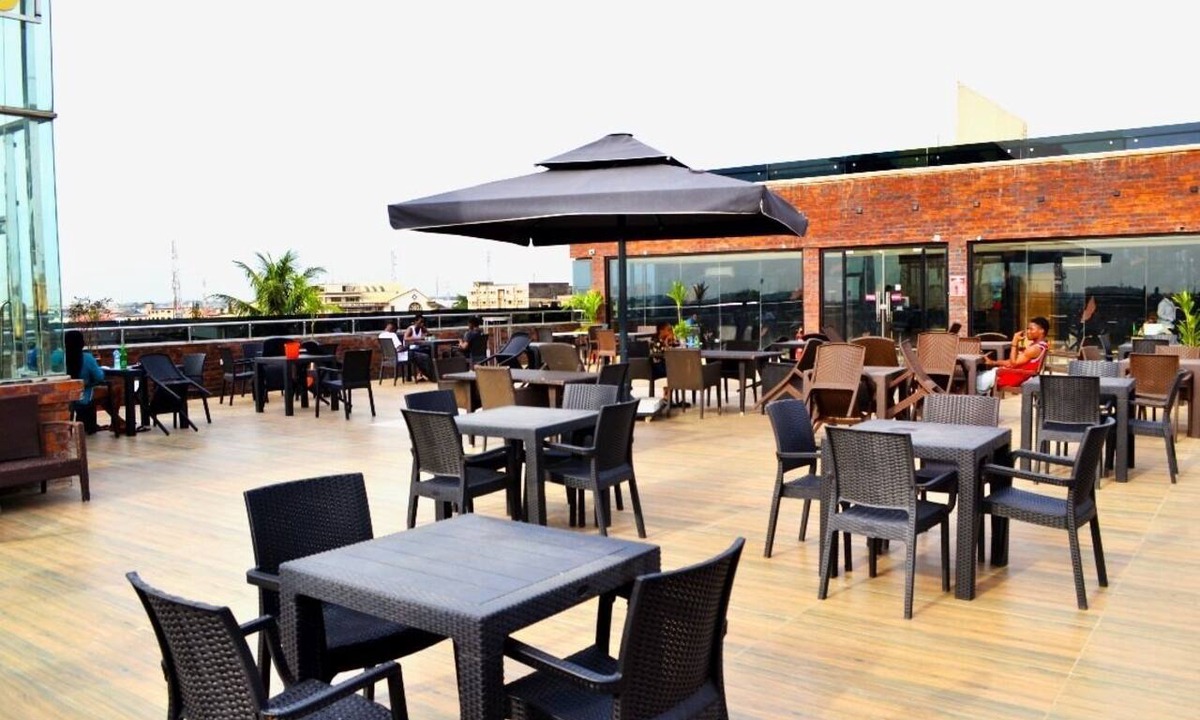 Oshodi-Isolo Hotel | Formula 2 Hotel and Suites