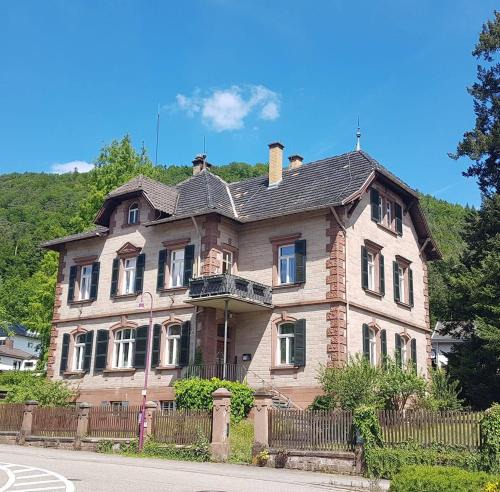 Merzalben House | Forsthaus Merzalben Hostel