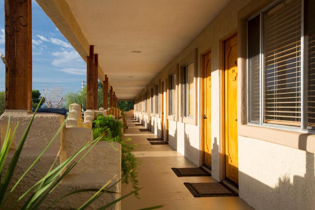 Camp Verde Hotel | Fort Verde Suites