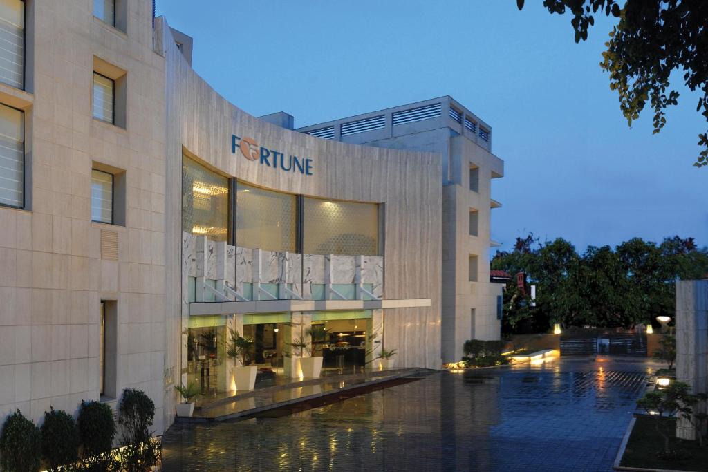 Sector 27 Hotel | Fortune Sector 27, Noida - Member ITC Hotels' Group