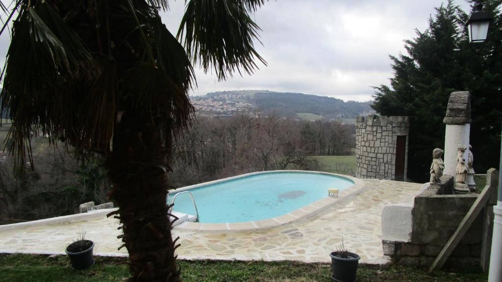 Firminy Apartment | Fouettara