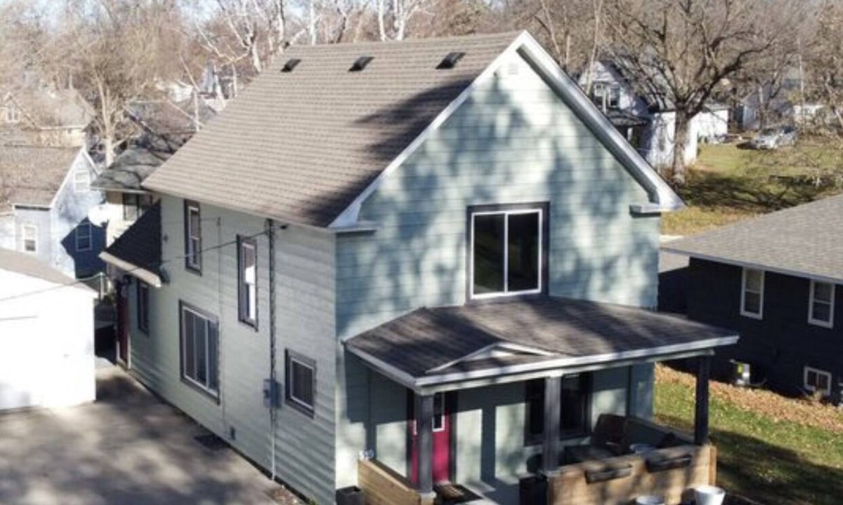Albert Lea House | Fountain Blue-Beachside