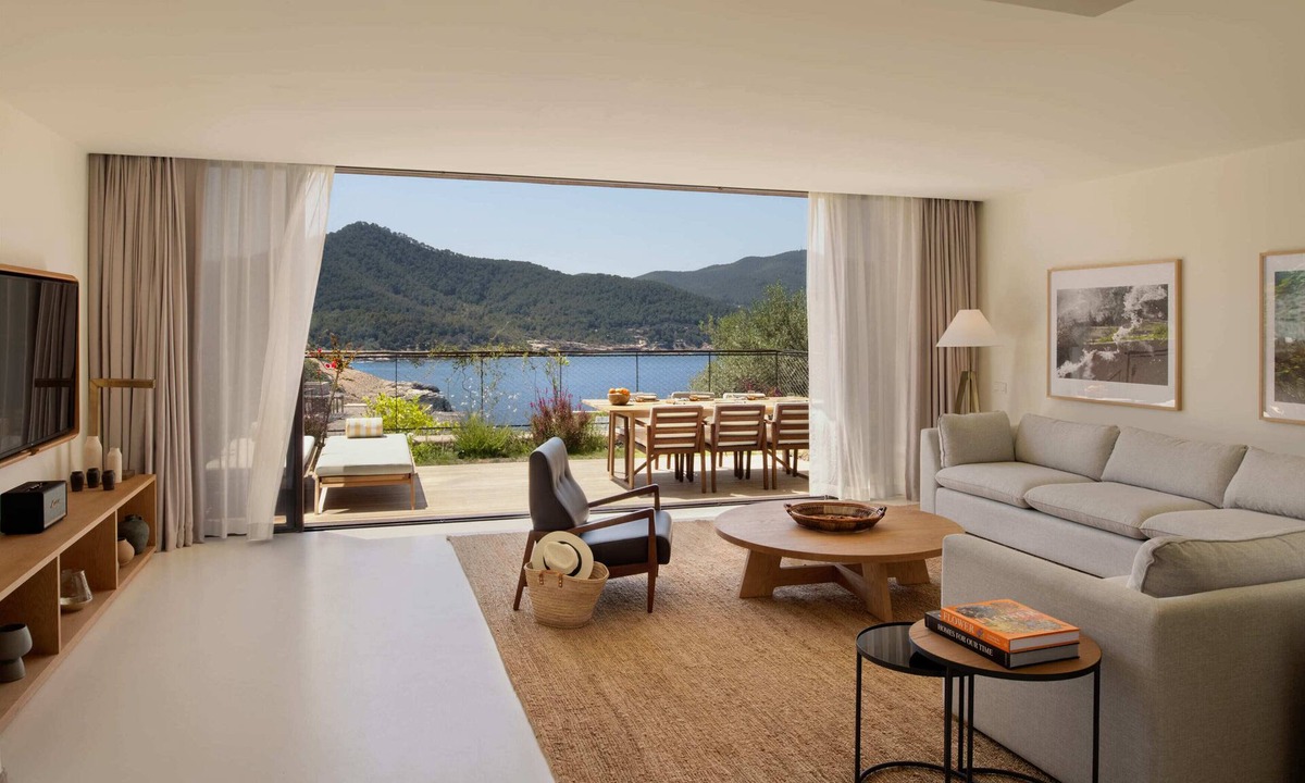 Figueretas Villa | Four Bedroom Residence With Private Pool And Resort Access
