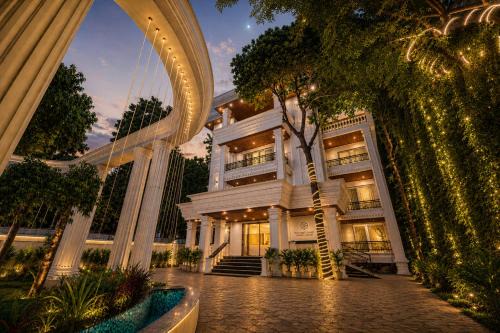 Mahmoorganj Hotel | Four Leaf Hotel Arjuna Manor, Varanasi