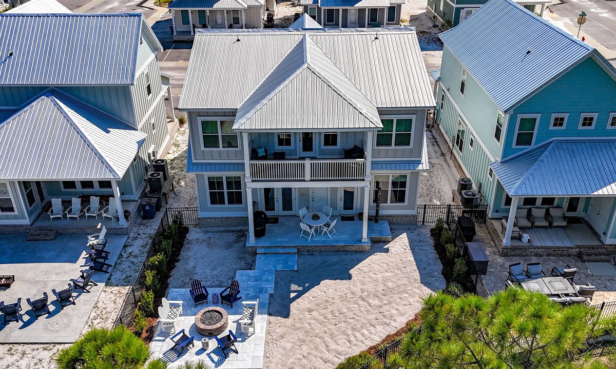 Orange Beach House | Four Separate En-suites, Fenced Yard, Gas Fire Pit