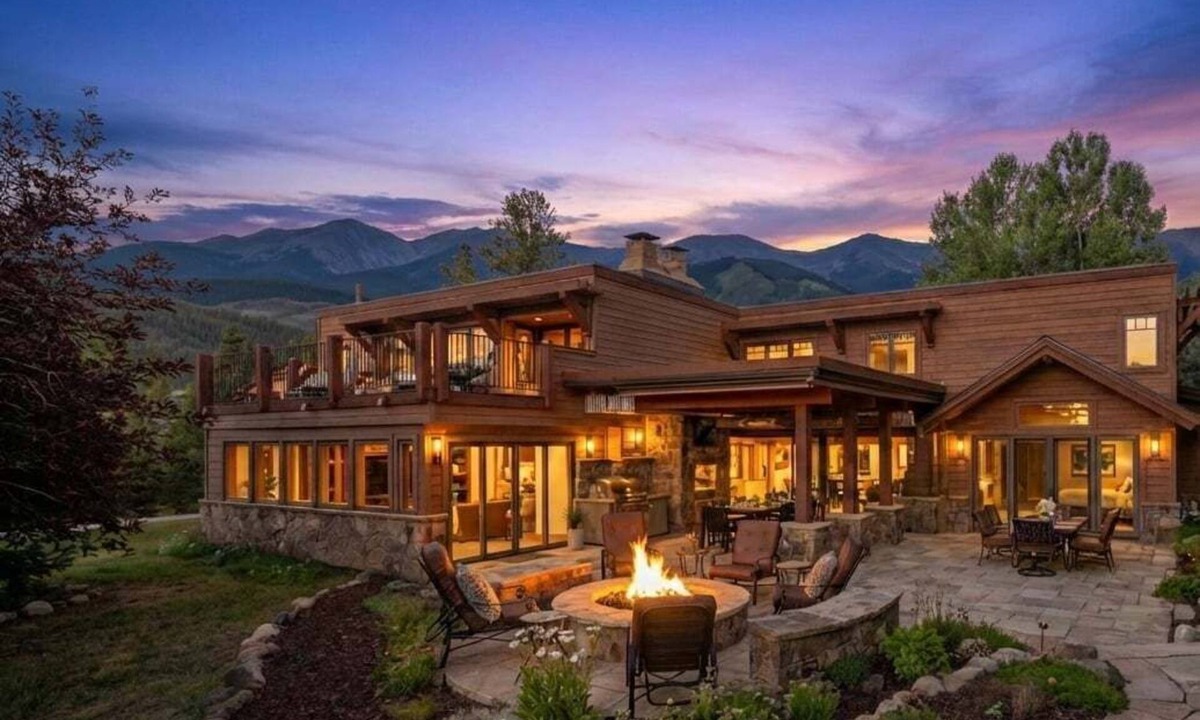 Keystone Cabin | 🏔️ Four Sisters Mountain Haven: Luxury, Hot Tub, Near Ski Lift & Village, $0 Cleaning & Pet Fee
