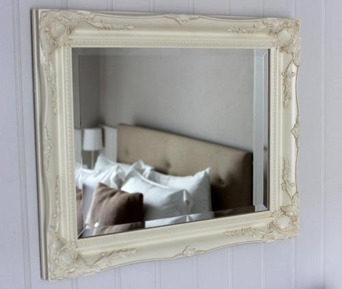 Village Hotel | Fox and Grapes