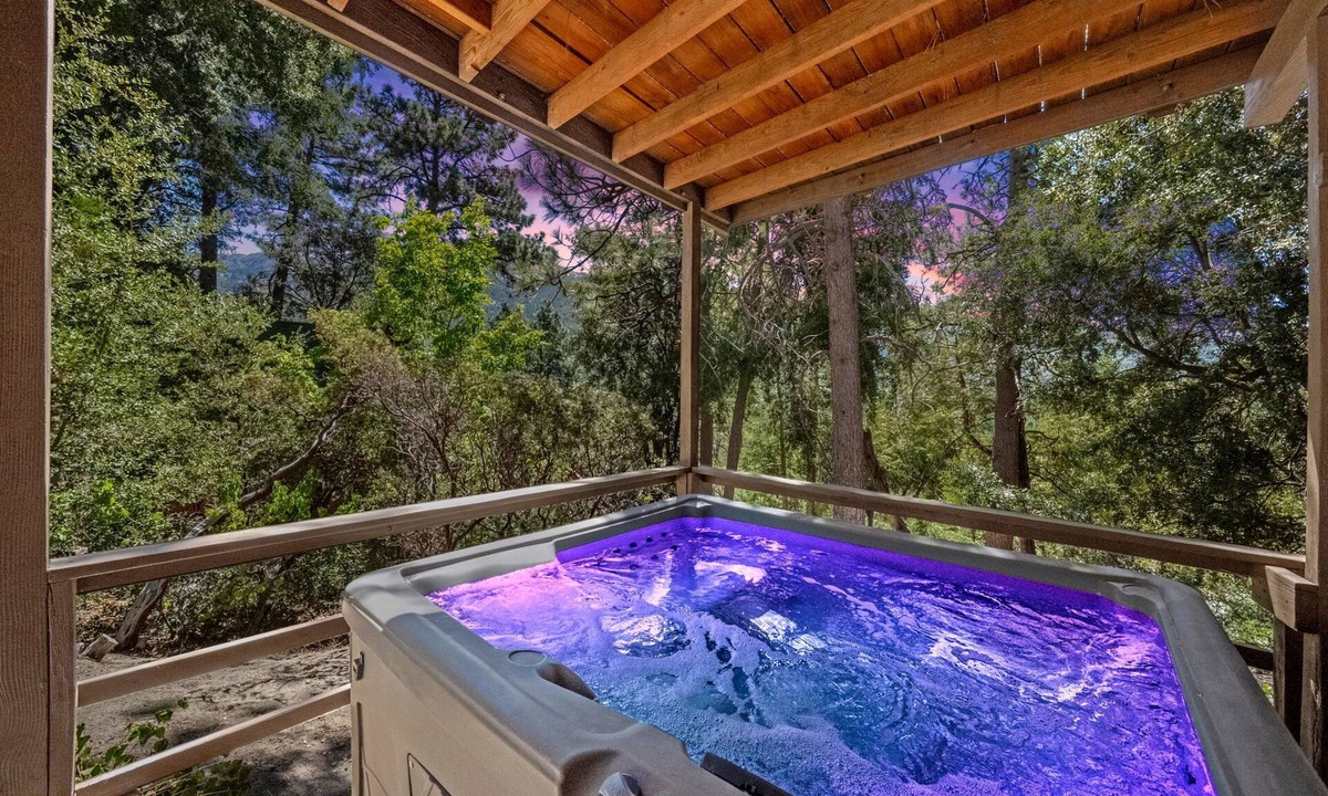 Fern Valley Cabin | Fox Den Lodge: Your Cozy Mountain Haven w/game room & Spa