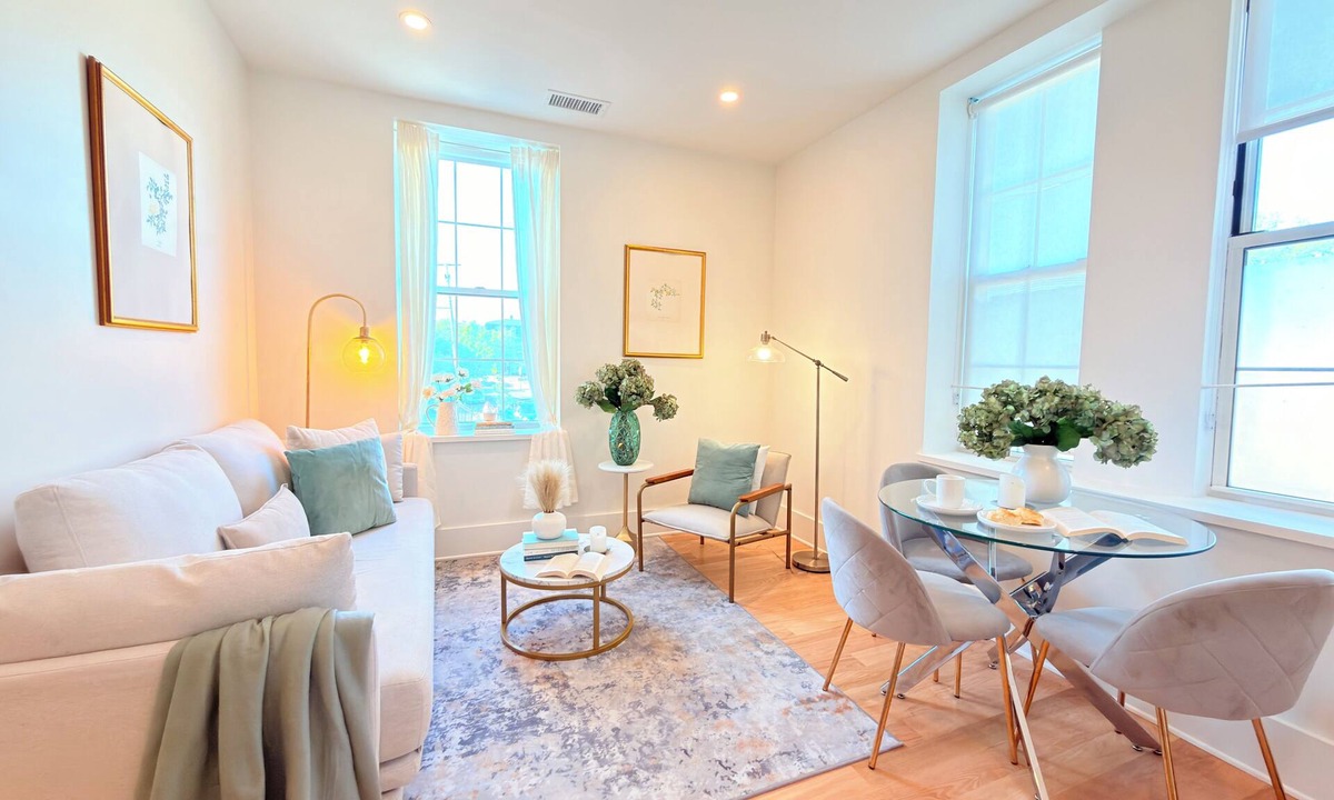 Fox Point Apartment | Fox Point Landing Residences
