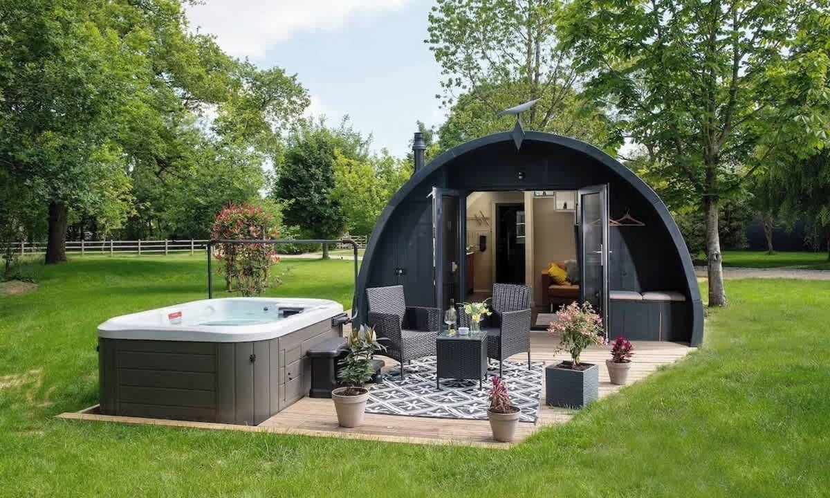 Malmesbury Cabin | Foxes Den