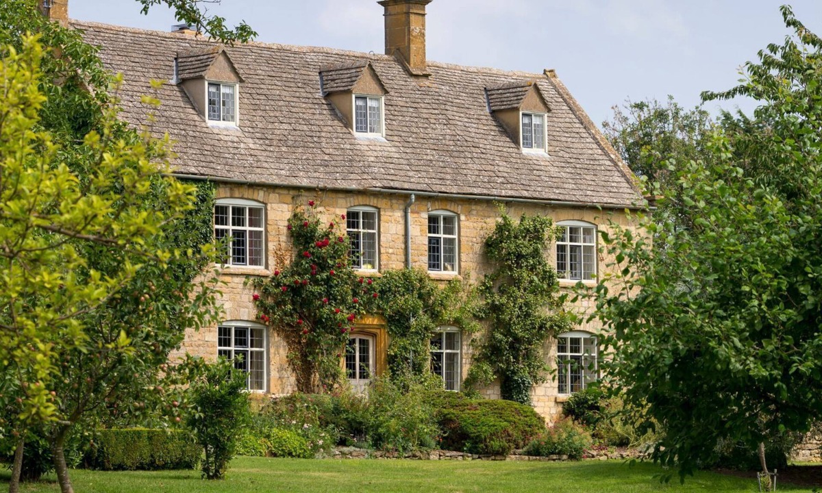 Stanton Cottage | Foxholme Manor - Spacious manor with swimming pool and tennis court