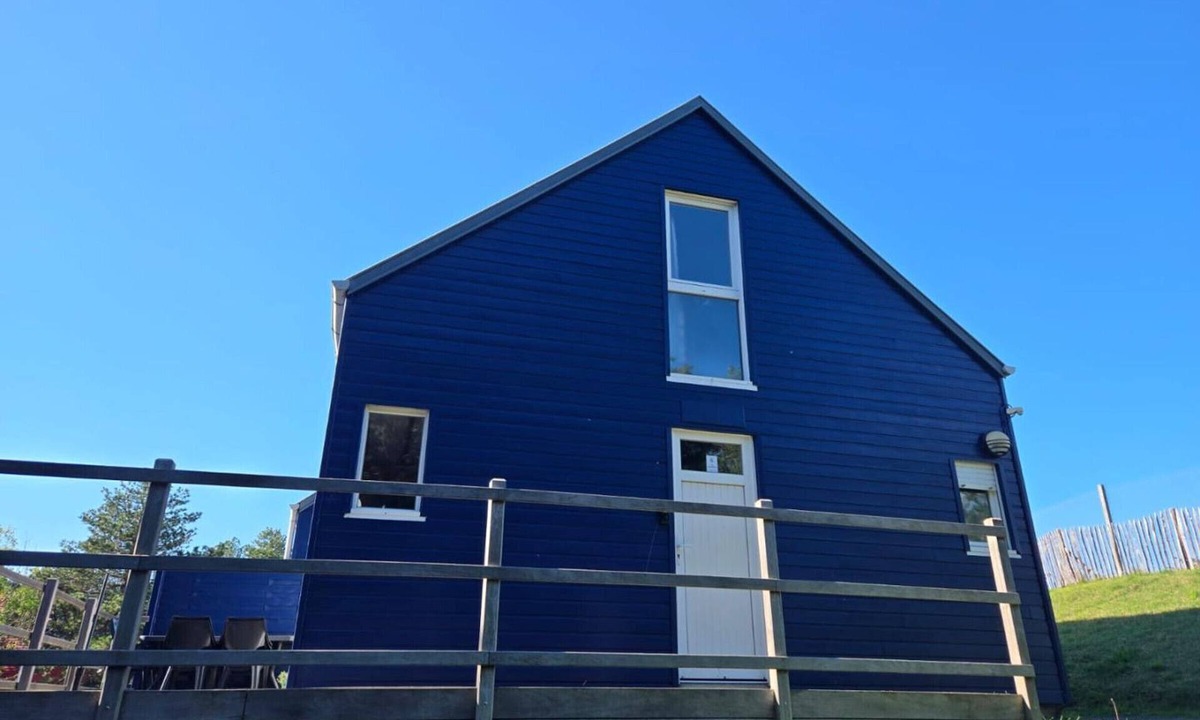 Saint-Martin de Brehal Cottage | Family-Friendly Beach House with Sea Views, Terrace, BBQ, and Free WiFi