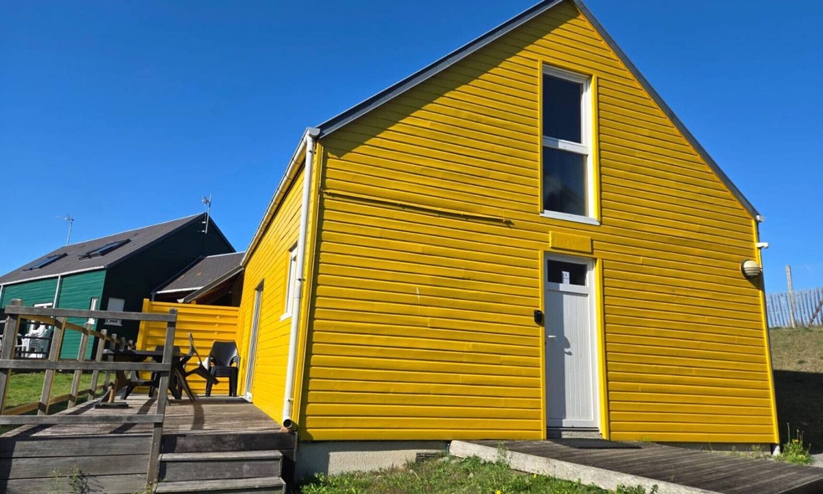 Saint-Martin de Brehal Cottage | Family-Friendly Seaside Cottage: WiFi, Shared Laundry, Terrace, Pets Welcome, Parking