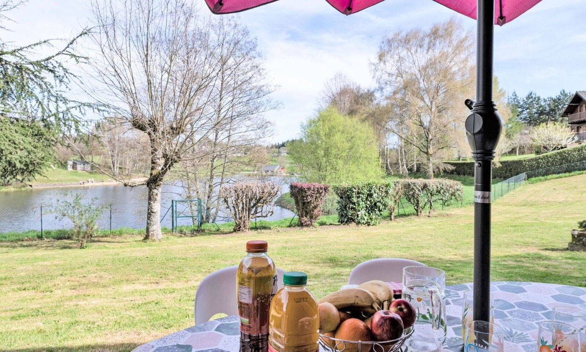 Camps-Saint-Mathurin-Leobazel House | Beautiful private villa for 5 people with TV, terrace and pets allowed
