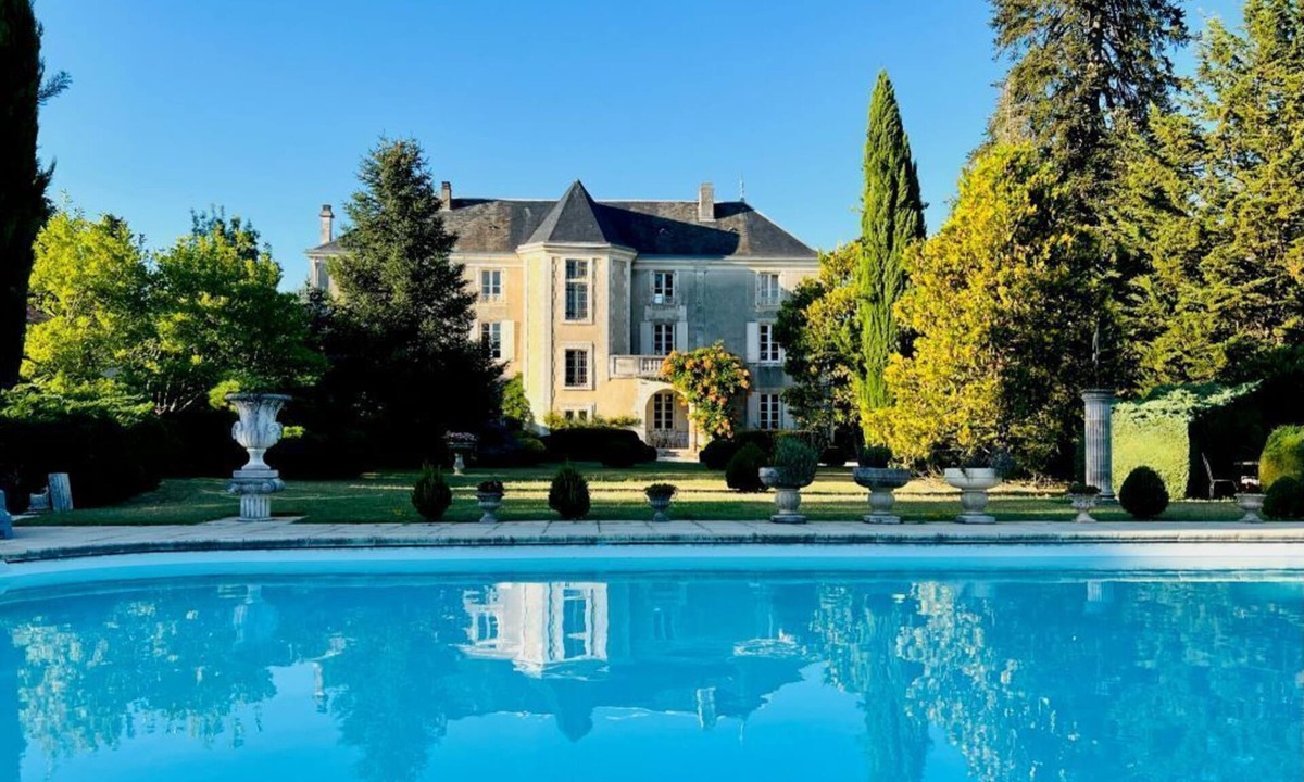 La Rochebeaucourt-et-Argentine Other | Château for 10/14 people in 7 ha park and gardens with stunning pool in Dordogne