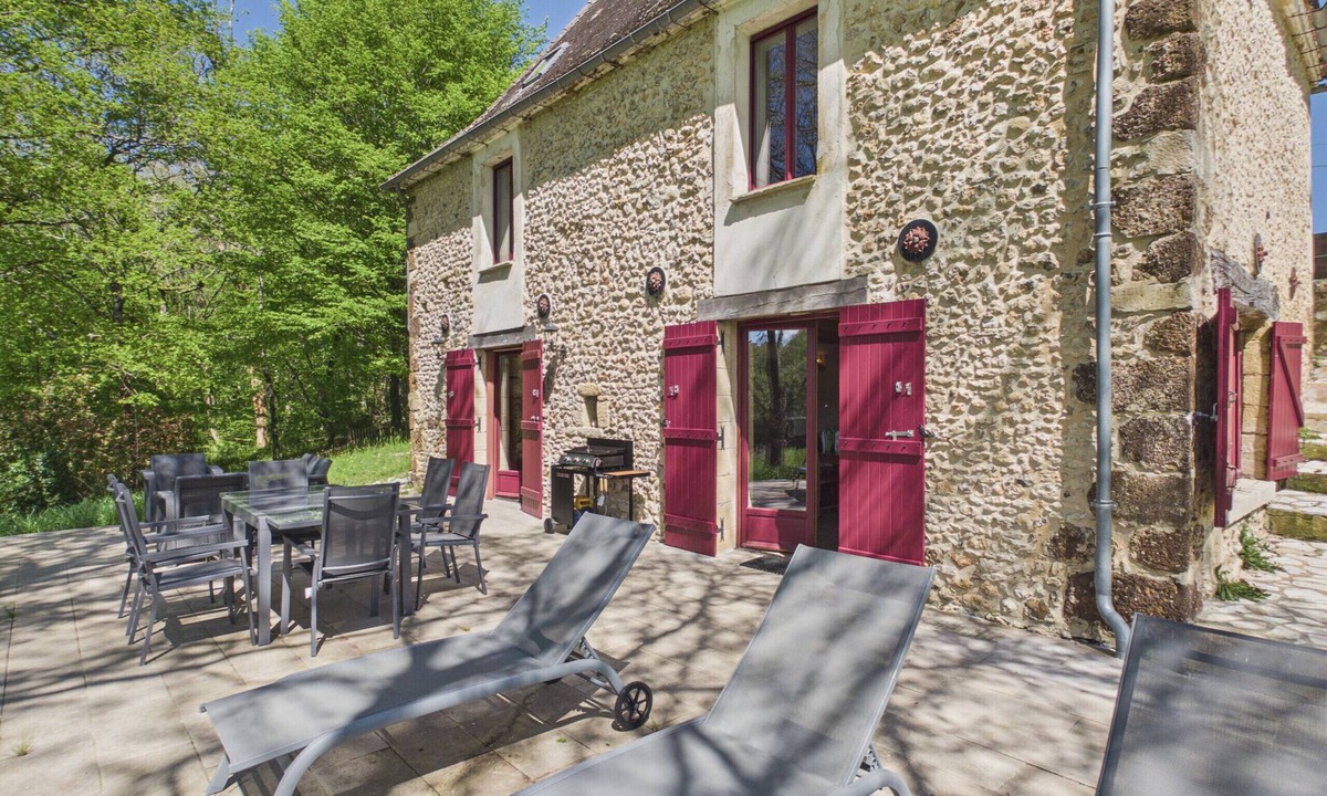 Rouffignac-Saint-Cernin-de-Reilhac House | In the heart of the Dordogne, house for 6, pool
