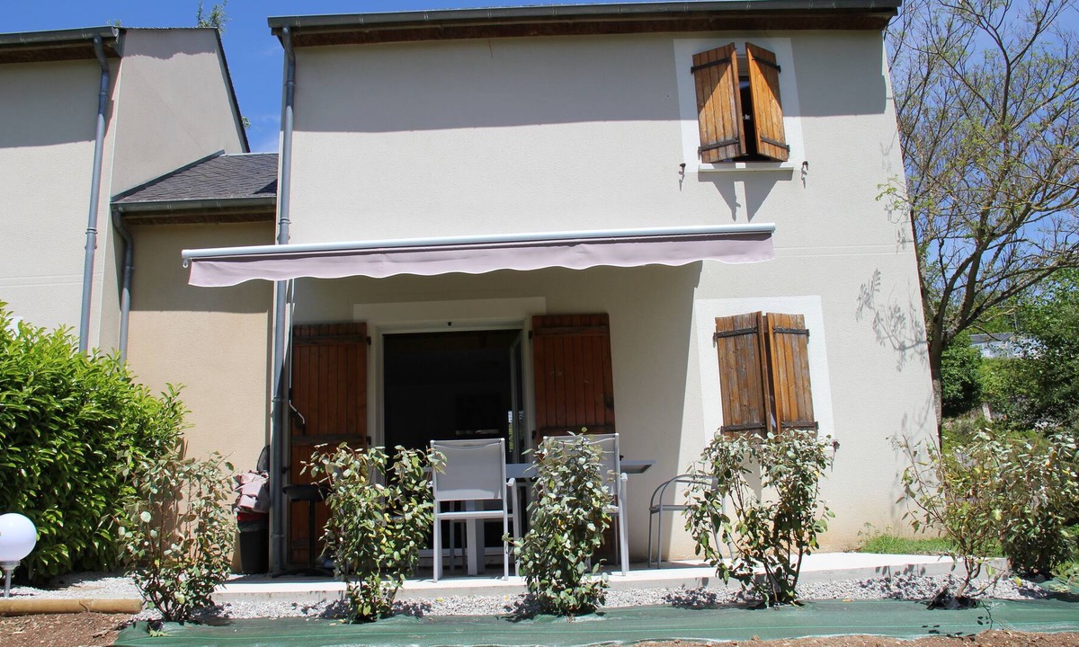 Saint-Geniez-d'Olt-et-d'Aubrac House | House 3 Rooms, duplex, mezz. 6 persons with 2 bedrooms, 2 bathrooms
