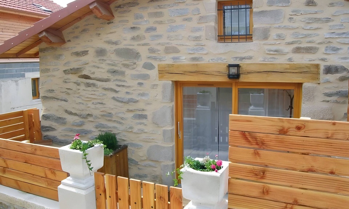 Saint-Laurent-les-Bains House | At the Song of the Fountain – La Bruyère Cottage – St Laurent les Bains