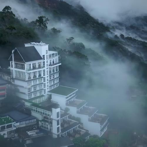 Devikolam Hotel | Fragrant Nature Munnar - A Five Star Classified Hotel