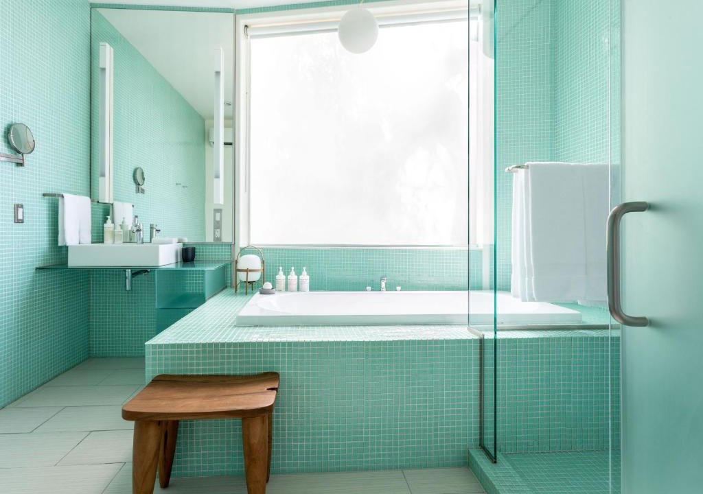Travis Heights Hotel | Frame Hotel - Treehouse
