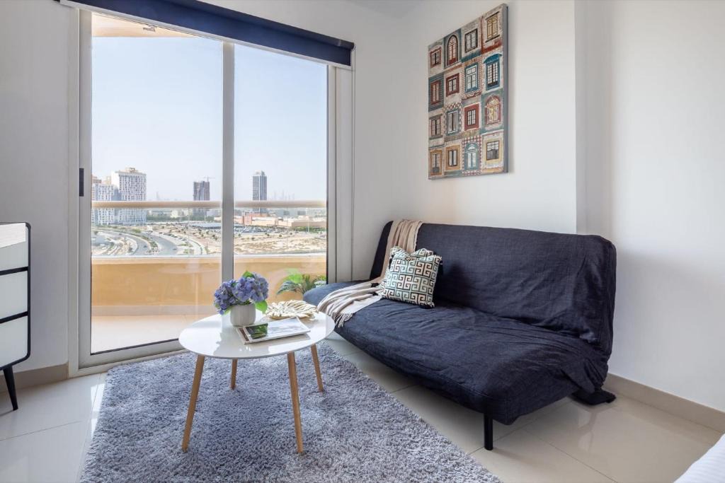 Dubai Production City Apartment | Frank Porter - Lakeside