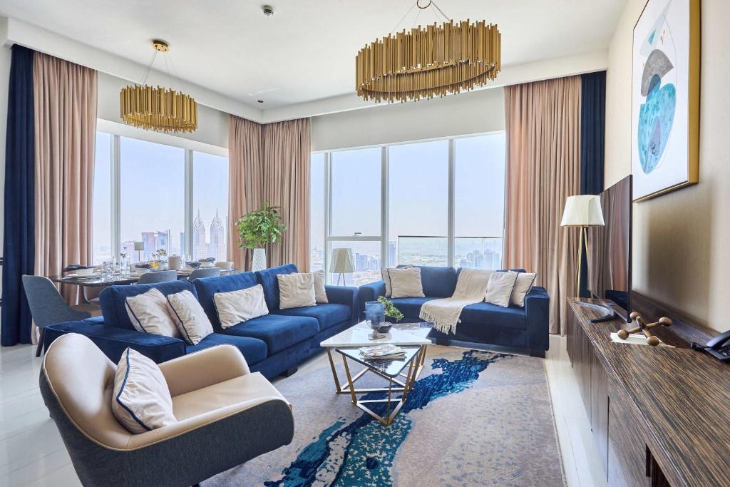 Dubai Media City Apartment | Frank Porter - Palm View