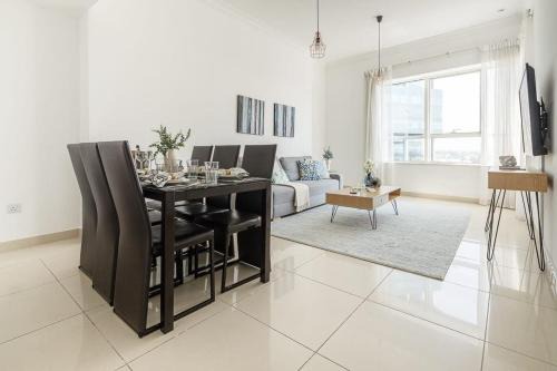Jumeirah Lake Towers Apartment | Frank Porter - V3 Tower