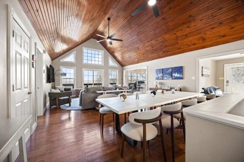 Bronston House | Frank's Bird House