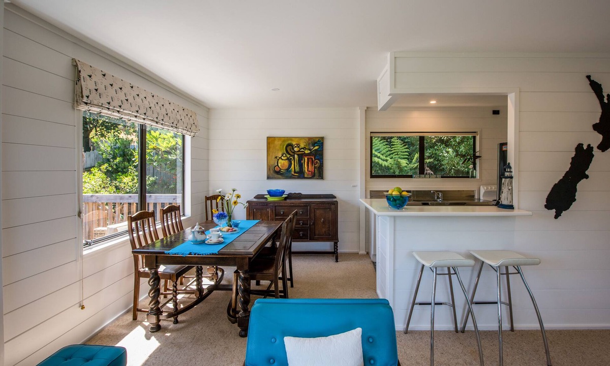 Waiheke Island Cottage | Franks Treehouse - Oneroa Holiday Home