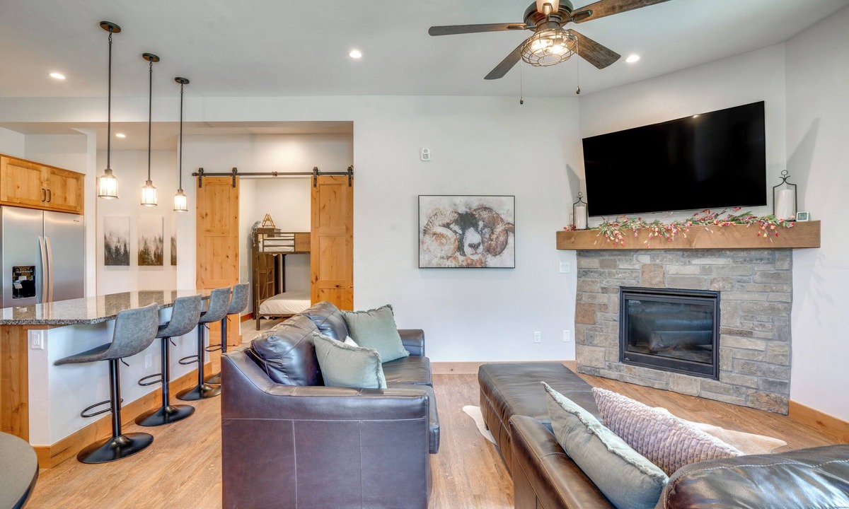 Fraser Condo | Fraser Adventure Base! Condo Near Hiking & River