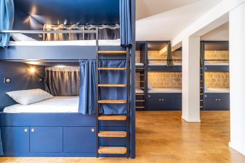 Quartier de la Folie-Mericourt Hostel | FRATERNiTY-HOTEL