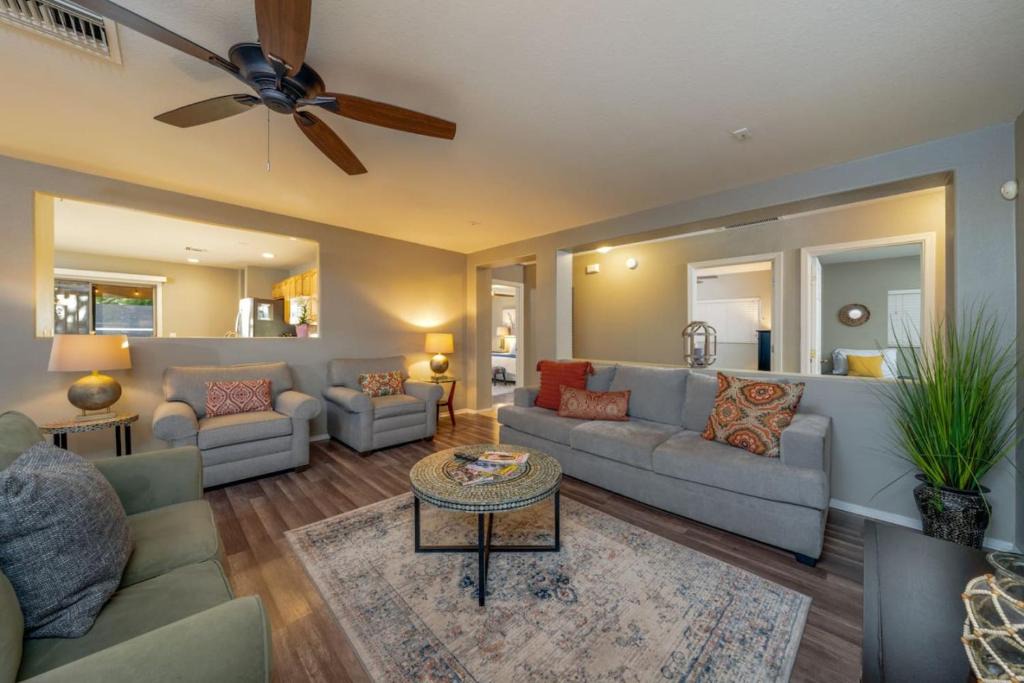 Tucson House | Freddy's (Cambridge 2)