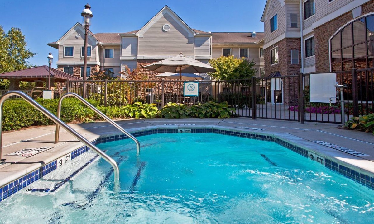 Utica Condo | Free Breakfast Buffet. Pool & Hot Tub Access. Great Location!