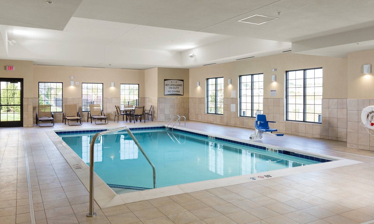 Polaris Apartment | Free Breakfast Buffet & Pool Access. King Studio Near THE Ohio State University.