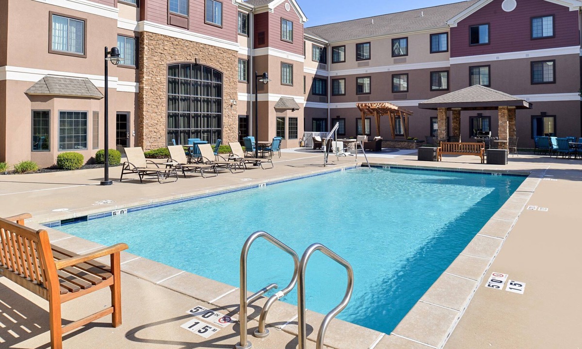 O'Fallon Condo | Free Breakfast. Pool & Gym. Near Progress West Hospital!