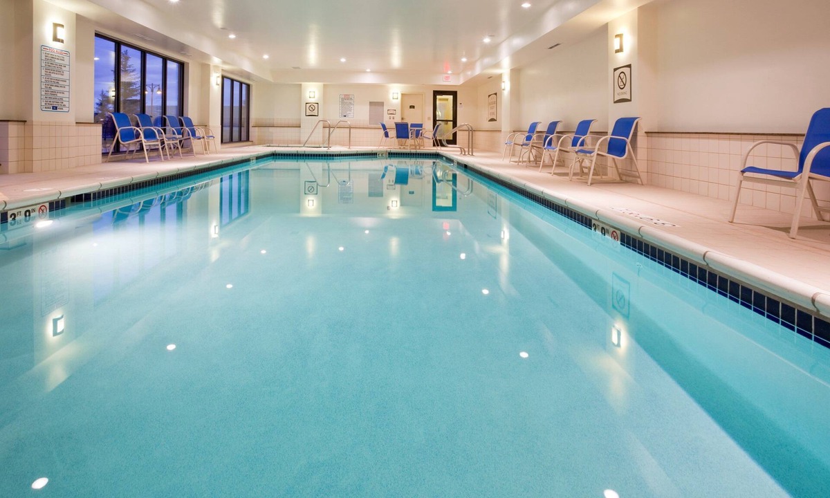 Summit Condo | Free Breakfast, Pool, Hot Tub, Gym. Great Suite!