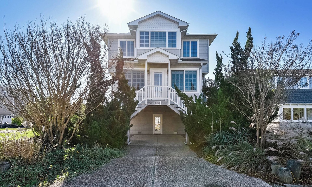 Bethany Beach House | Free Golf at Bear Trap Dunes and MORE! Awesome family vacation home nestled in the heart of downtown Bethany Beach and only a short stroll from the surf and sand!