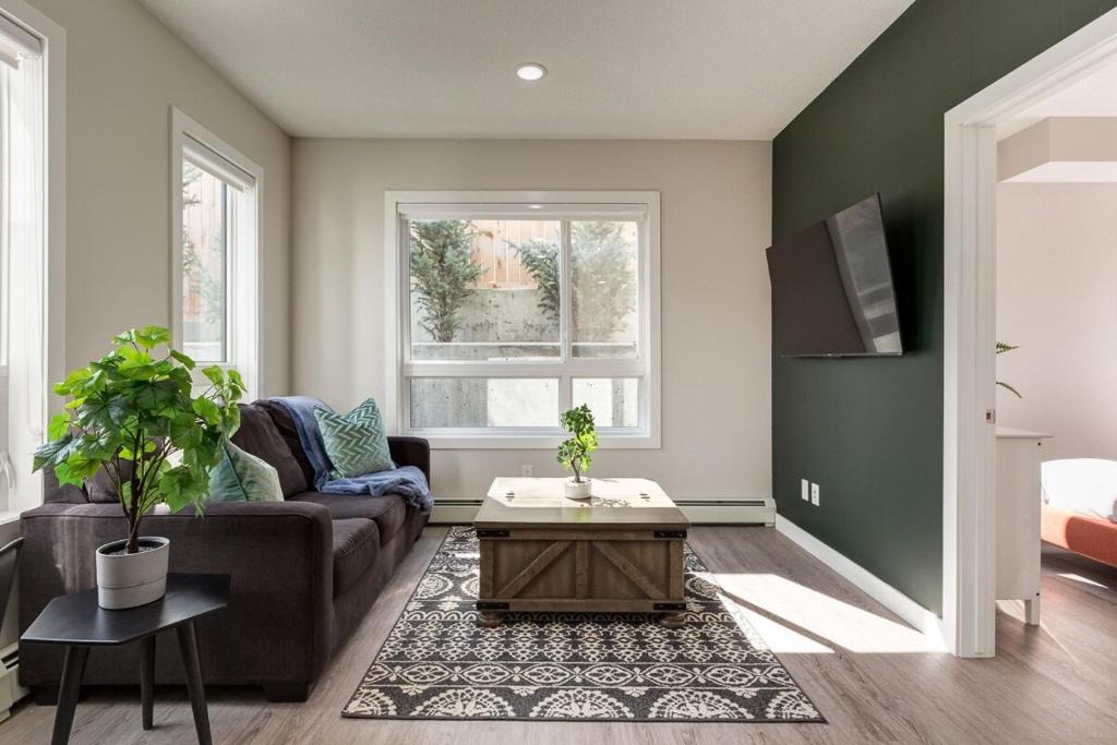 Shaganappi Apartment | Free Heated Parking, Close to DT, Pet Friendly