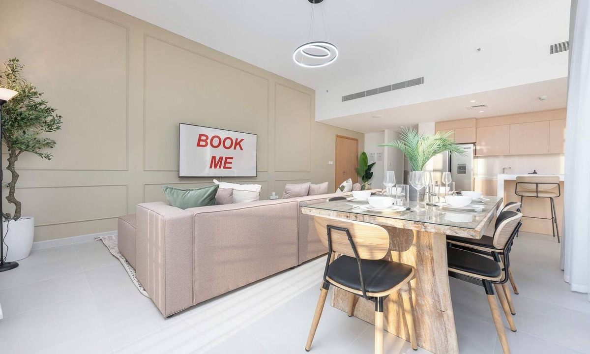 Dubai Apartment | Free housekeeping visits during your stay - StayShort - Peaceful 4-Bedroom, Bright Kitchen Space in Dubai Creek Harbour