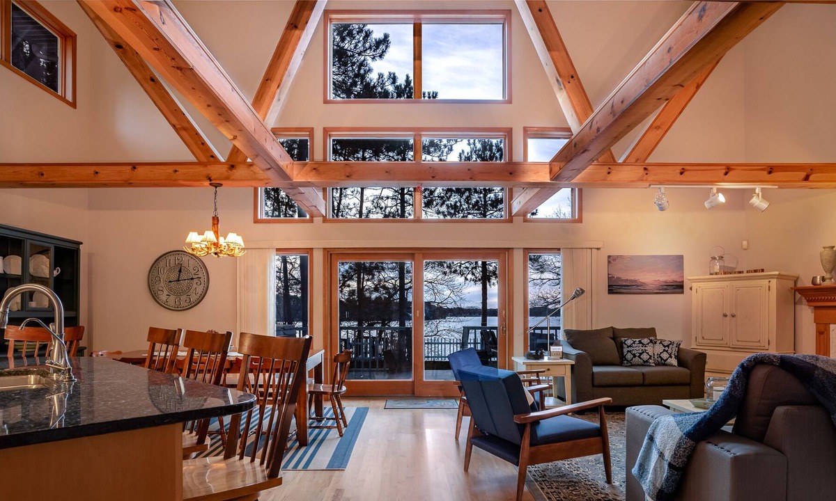 Wautoma Cabin | Free nite w/wknd offseason lakefront hottub fireplace kayak paddleboard boatpier