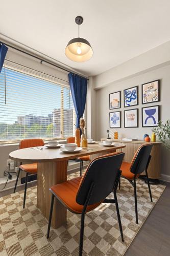 Radnor - Fort Myer Heights Apartment | Free Parking - 1BR Arlington Stay Near DC
